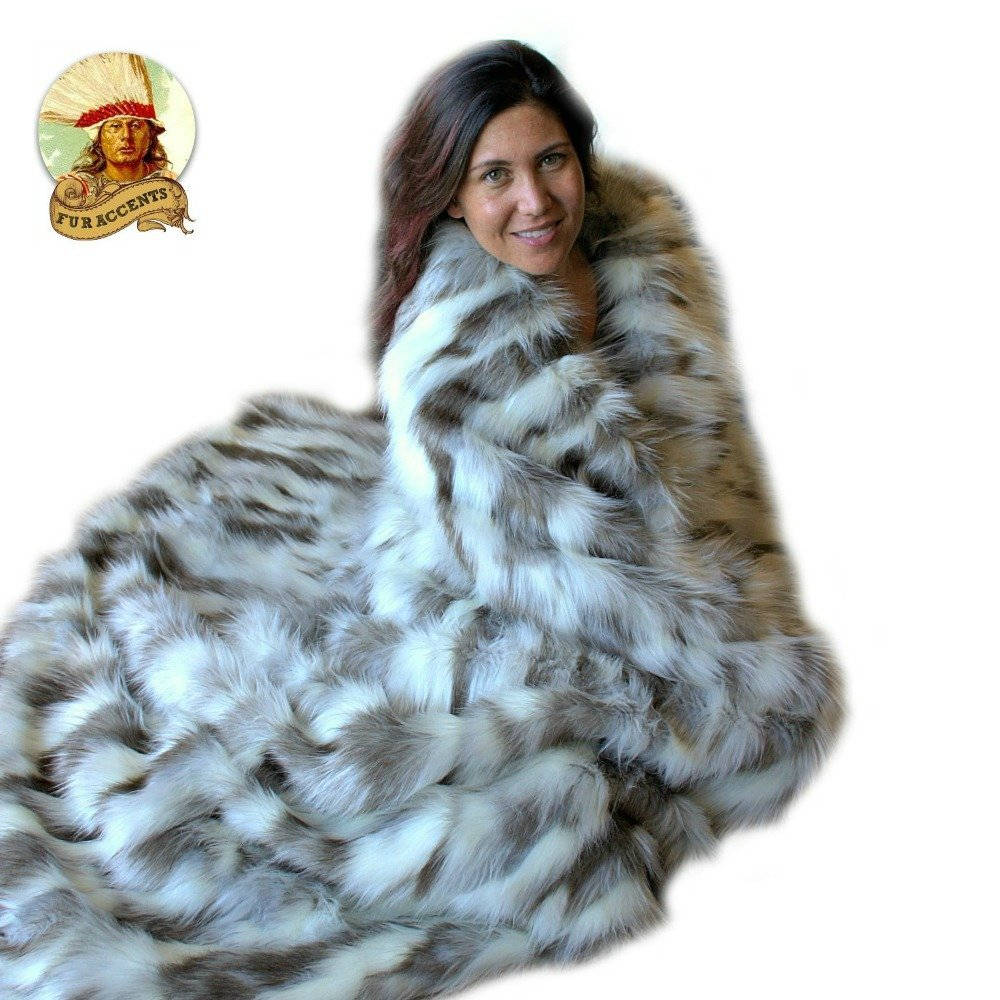 Plush  Faux Fur Throw Blanket, Soft Gray Tibetan Fox Shag Bedspread - Luxury Fur - Minky Cuddle Fur Lining Fur Accents USA