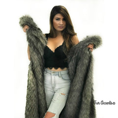 Plush Fur Throw Blanket, Rich Gray Tones, Gray and Black Wolf , Minky Cuddle Reverse, Bedspread, Luxury Fur, Fur Accents, USA